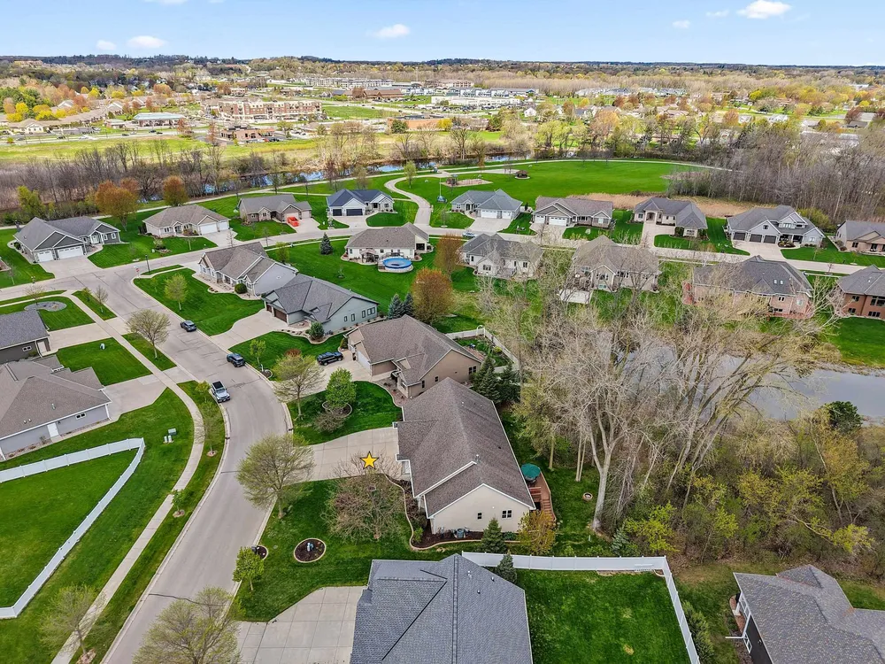 2460 Warm Meadows Dr, Green Bay, WI 54303