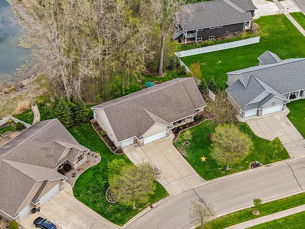 2460 Warm Meadows Dr, Green Bay, WI 54303