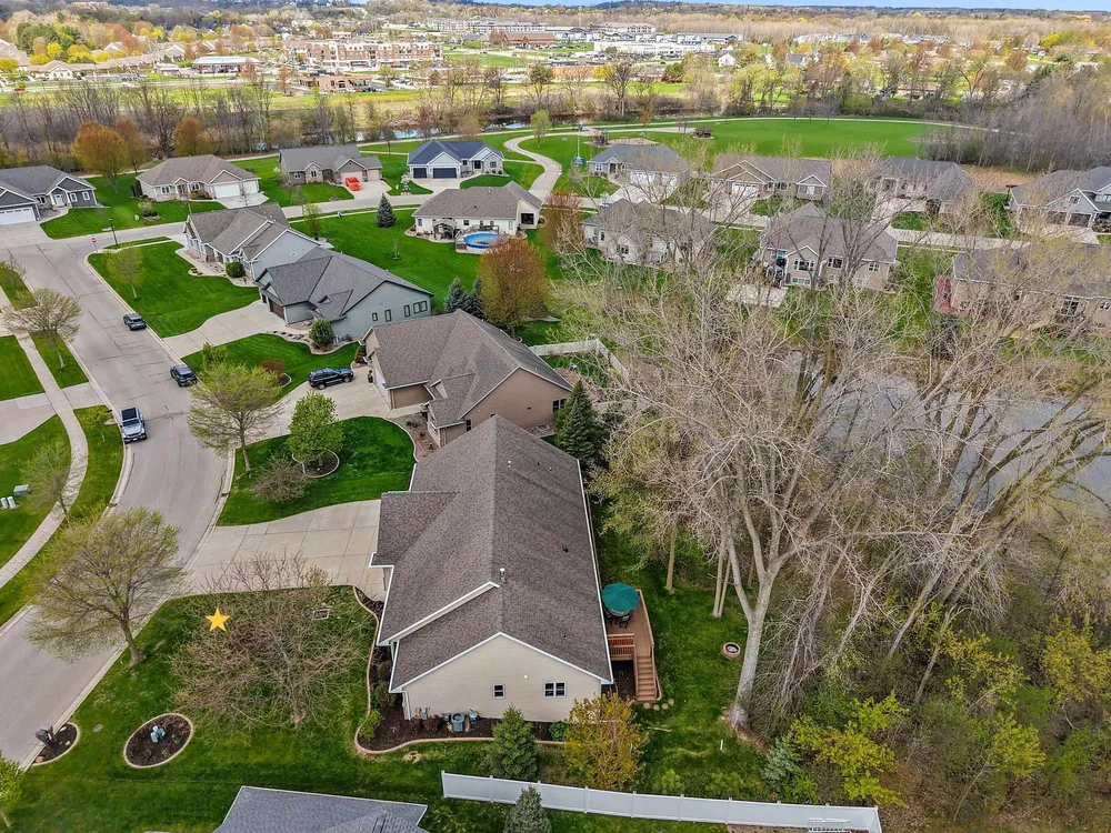 2460 Warm Meadows Dr, Green Bay, WI 54303