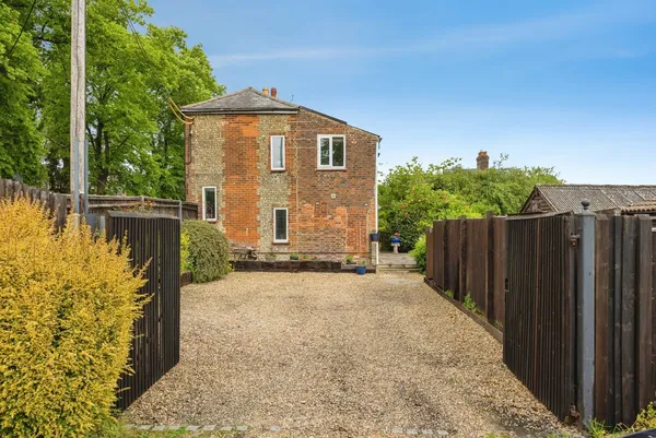 Alma Lane, FARNHAM, Surrey, GU9