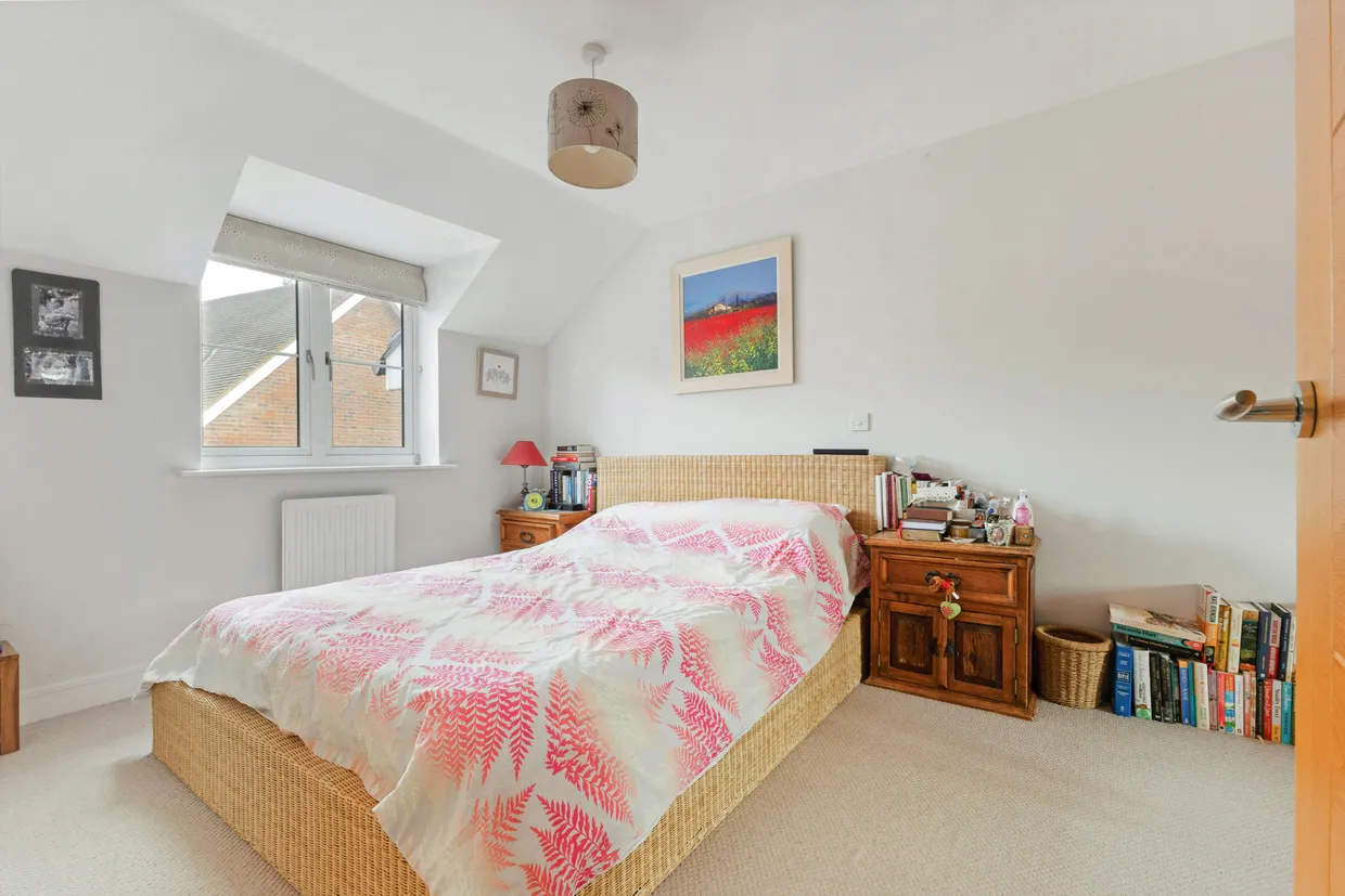 Hunters Place, Hindhead, GU26 photo 10