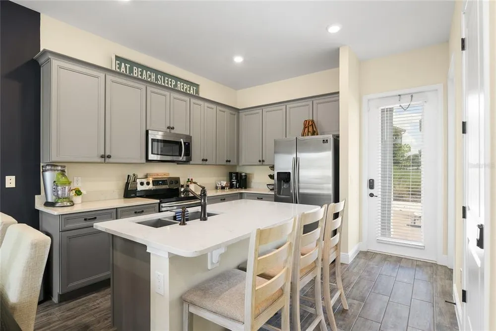 8040 Lost Shaker Ln, Kissimmee, FL 34747
