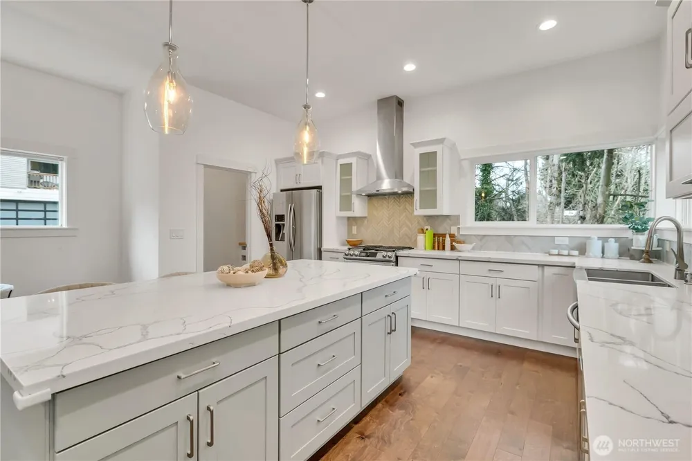 5942 21st Ave SW, Seattle, WA 98106