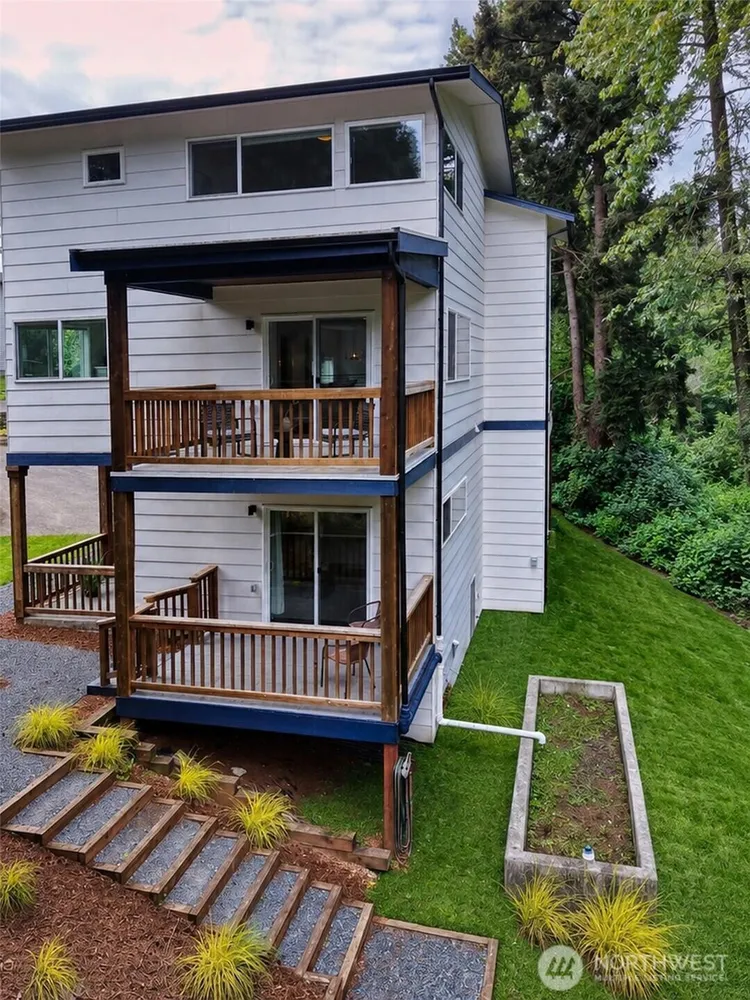 5942 21st Ave SW, Seattle, WA 98106