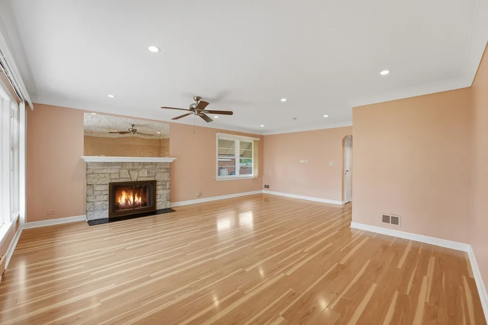 306 W Lonnquist Blvd, Mount Prospect, IL 60056