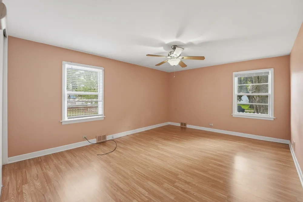 306 W Lonnquist Blvd, Mount Prospect, IL 60056