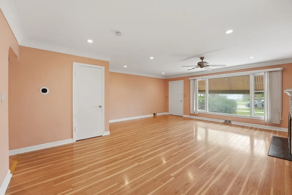 306 W Lonnquist Blvd, Mount Prospect, IL 60056