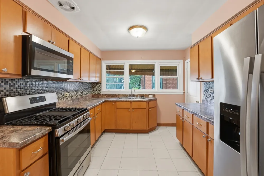 306 W Lonnquist Blvd, Mount Prospect, IL 60056