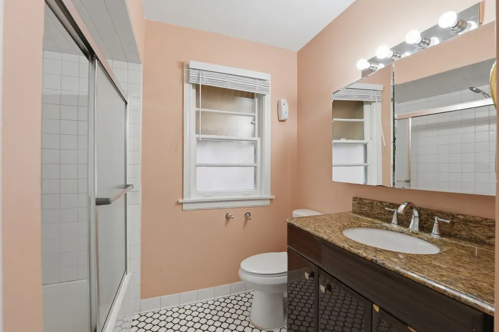 306 W Lonnquist Blvd, Mount Prospect, IL 60056