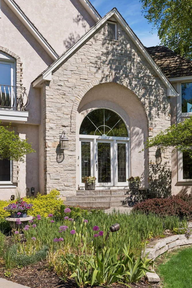 10444 Purdey Rd, Eden Prairie, MN 55347