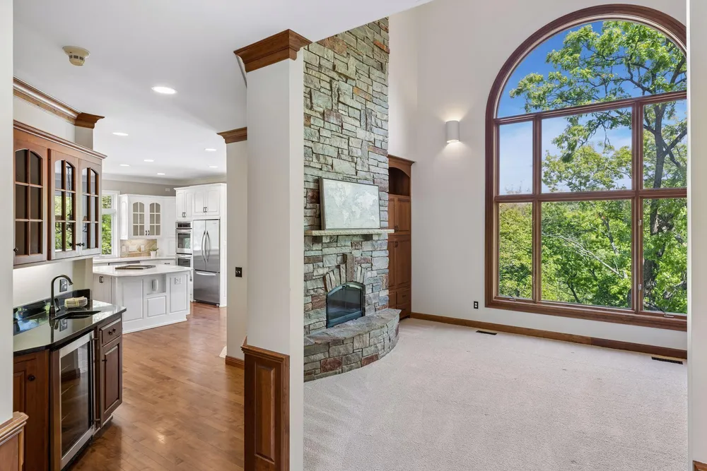 10444 Purdey Rd, Eden Prairie, MN 55347