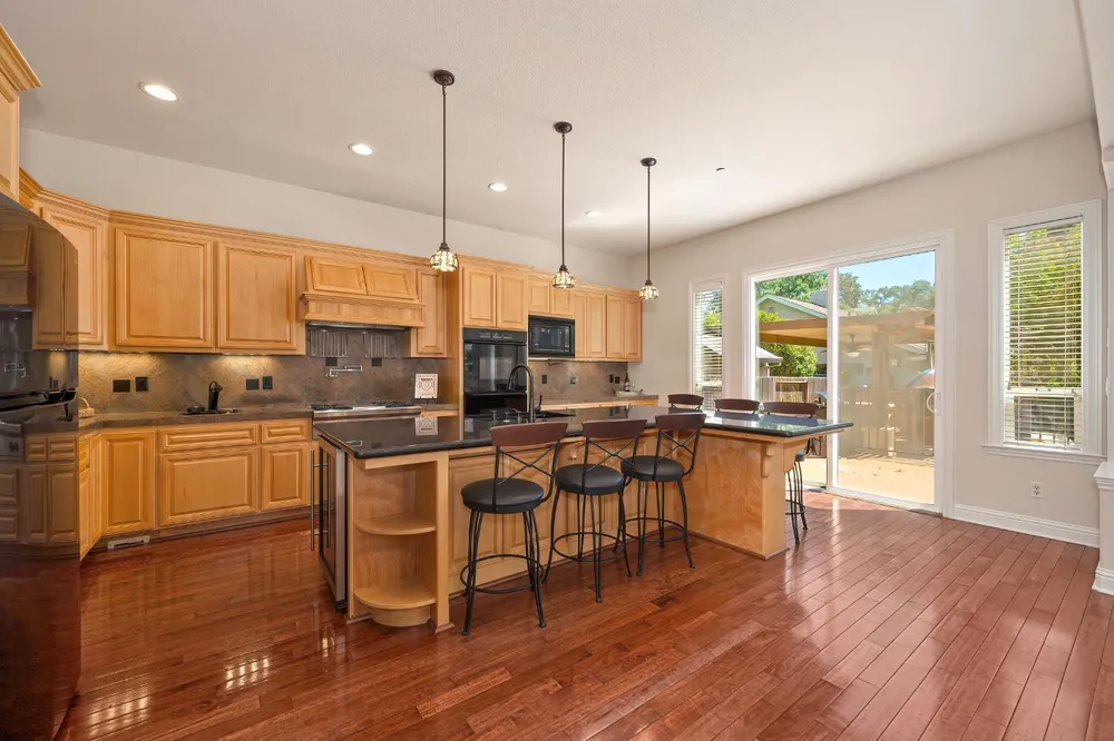 8484 Cobble Creek Ln, Orangevale, CA 95662