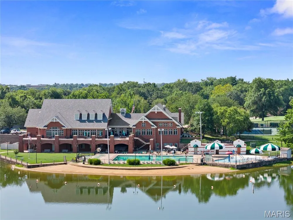 2 Forest Park Circle, Lake St Louis, MO 63367