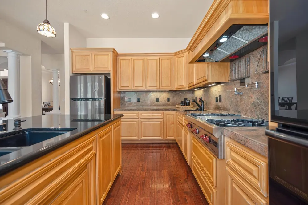 8484 Cobble Creek Ln, Orangevale, CA 95662