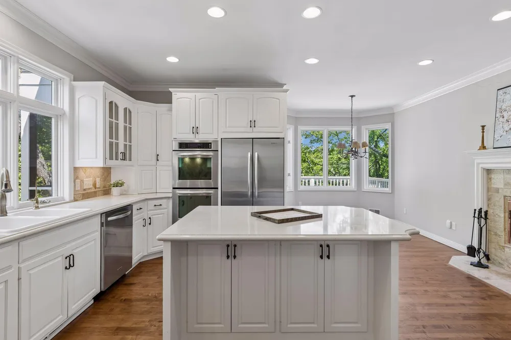 10444 Purdey Rd, Eden Prairie, MN 55347