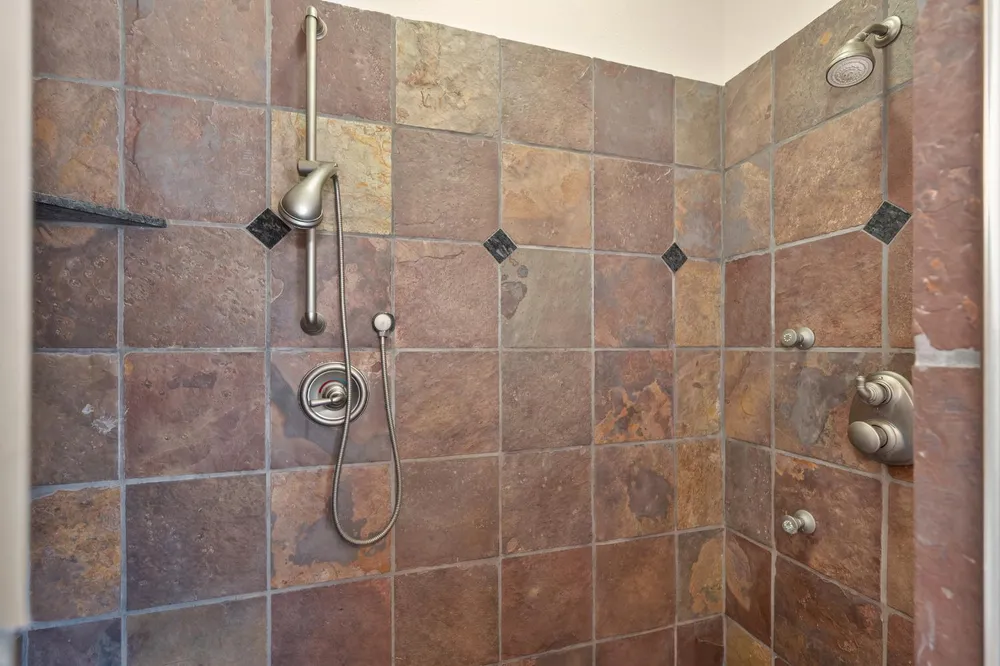 8484 Cobble Creek Ln, Orangevale, CA 95662