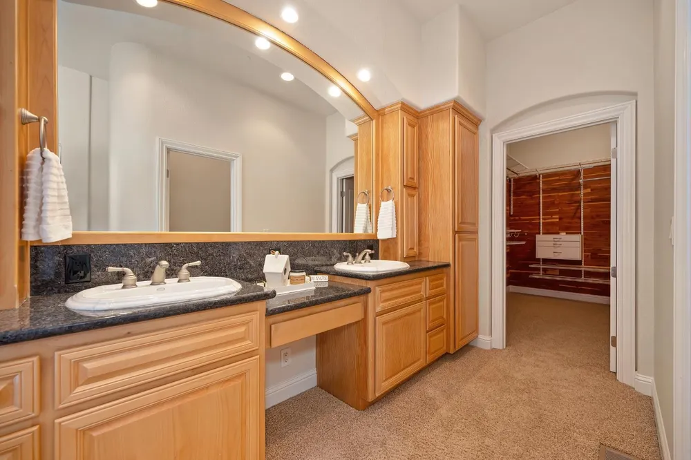 8484 Cobble Creek Ln, Orangevale, CA 95662