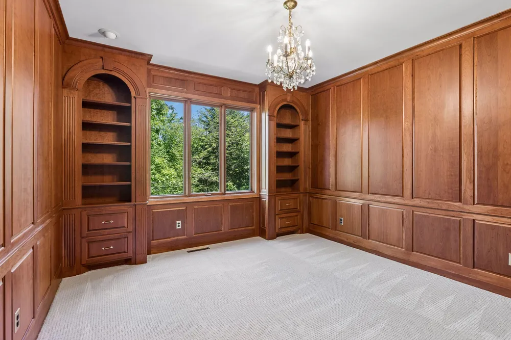10444 Purdey Rd, Eden Prairie, MN 55347