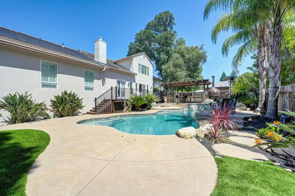 8484 Cobble Creek Ln, Orangevale, CA 95662