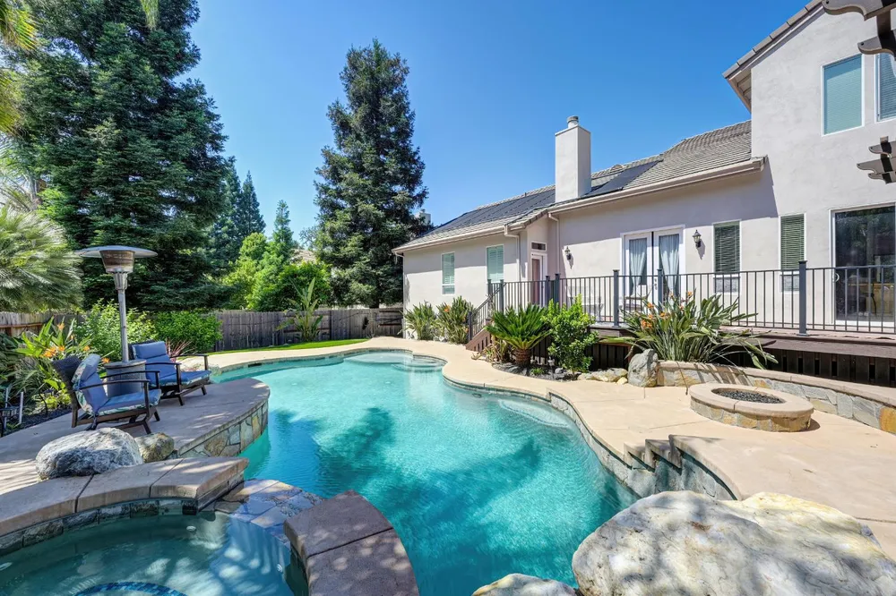 8484 Cobble Creek Ln, Orangevale, CA 95662