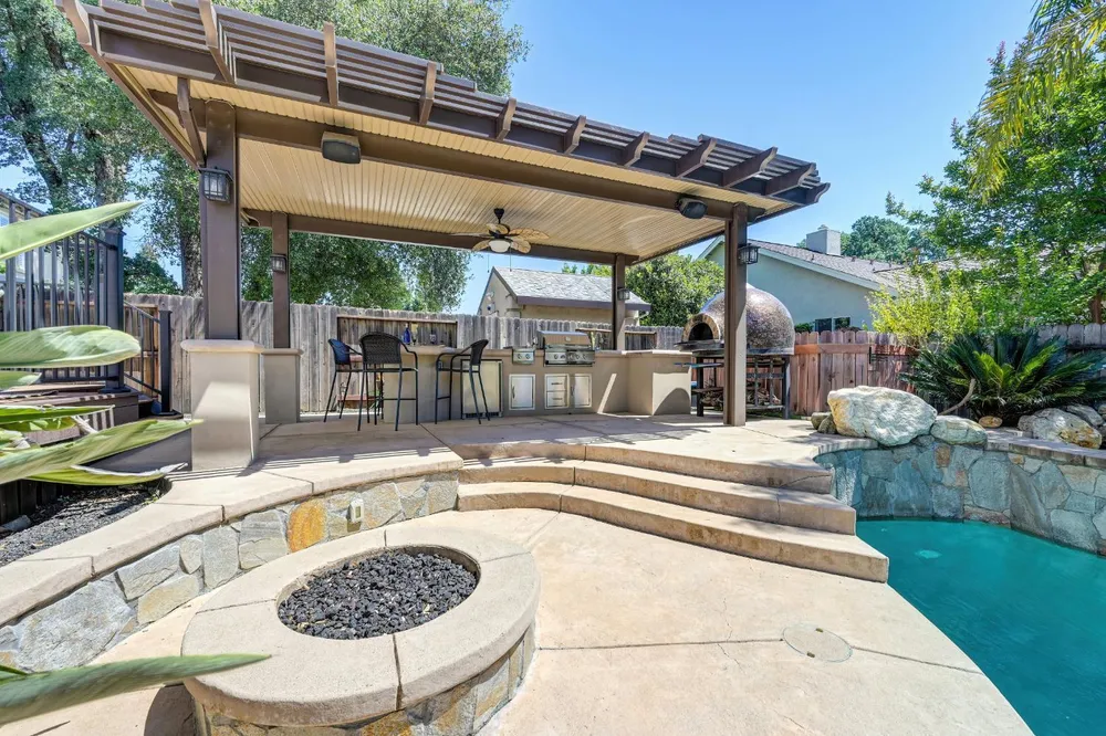 8484 Cobble Creek Ln, Orangevale, CA 95662