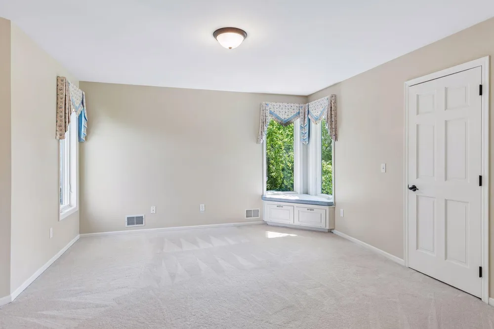 10444 Purdey Rd, Eden Prairie, MN 55347