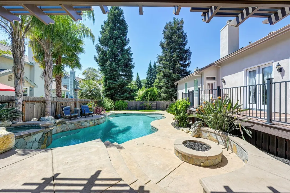 8484 Cobble Creek Ln, Orangevale, CA 95662