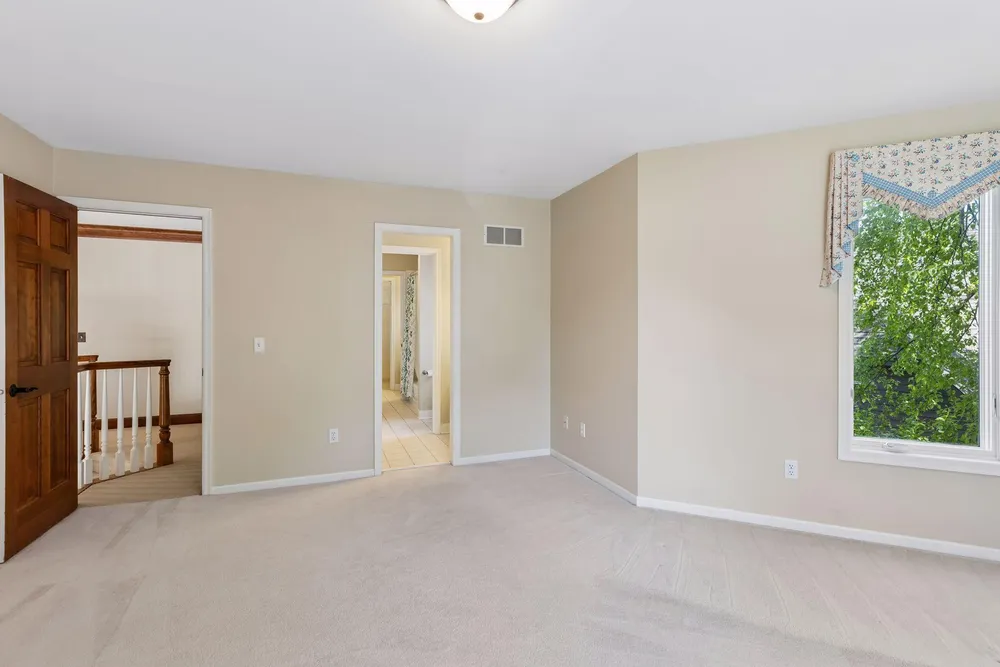 10444 Purdey Rd, Eden Prairie, MN 55347