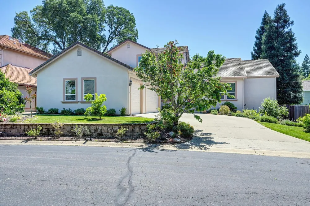 8484 Cobble Creek Ln, Orangevale, CA 95662