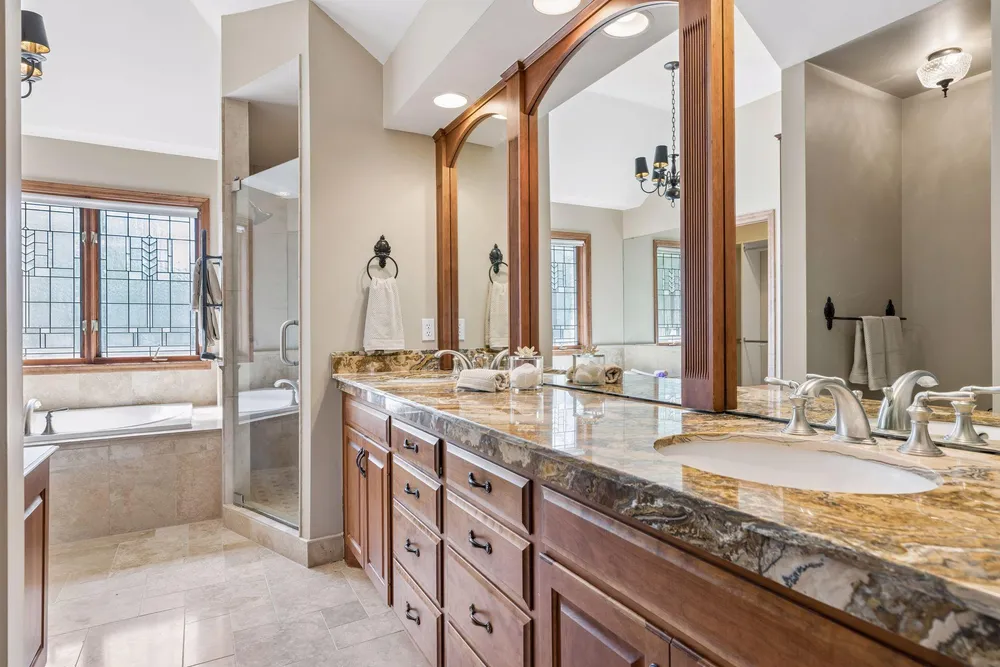 10444 Purdey Rd, Eden Prairie, MN 55347
