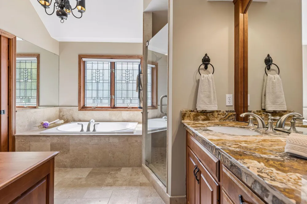 10444 Purdey Rd, Eden Prairie, MN 55347