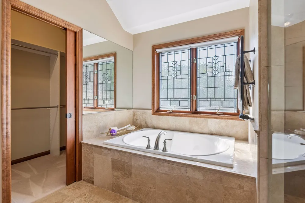 10444 Purdey Rd, Eden Prairie, MN 55347
