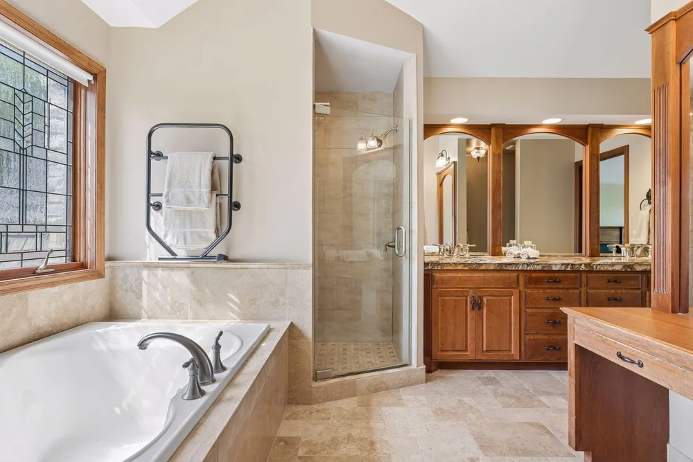 10444 Purdey Rd, Eden Prairie, MN 55347