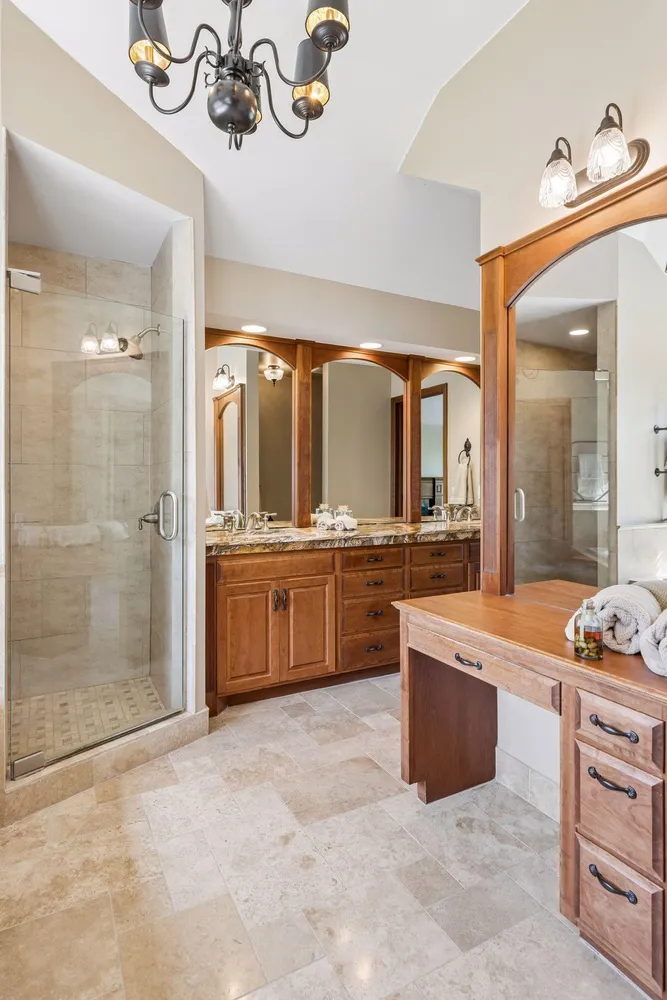 10444 Purdey Rd, Eden Prairie, MN 55347