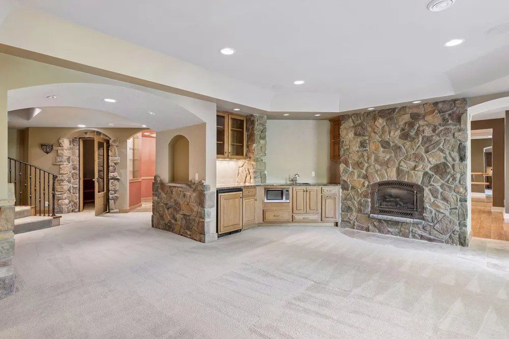 10444 Purdey Rd, Eden Prairie, MN 55347