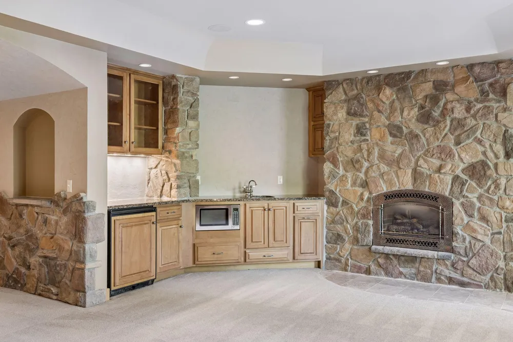 10444 Purdey Rd, Eden Prairie, MN 55347