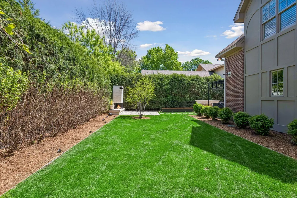 715 Rice St E, Wayzata, MN 55391