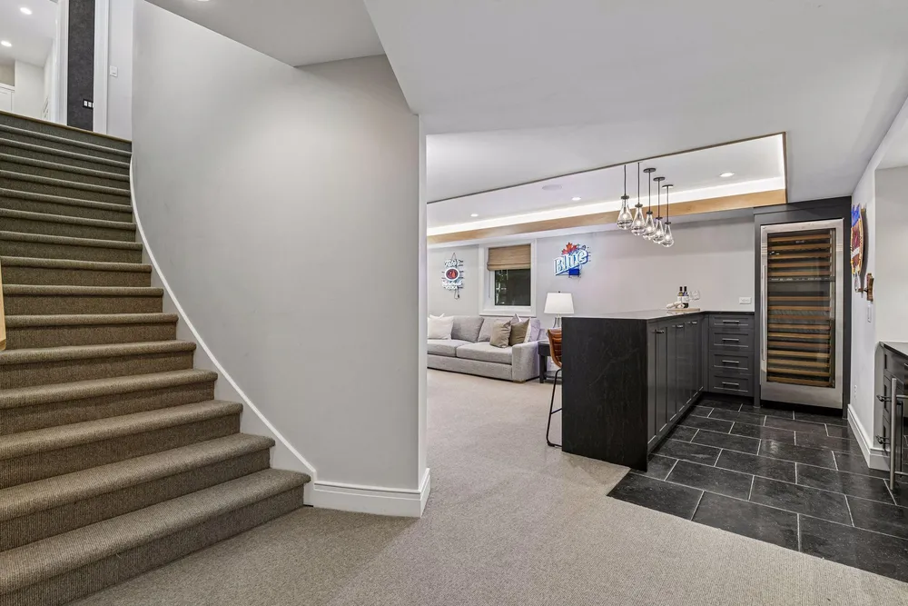 715 Rice St E, Wayzata, MN 55391