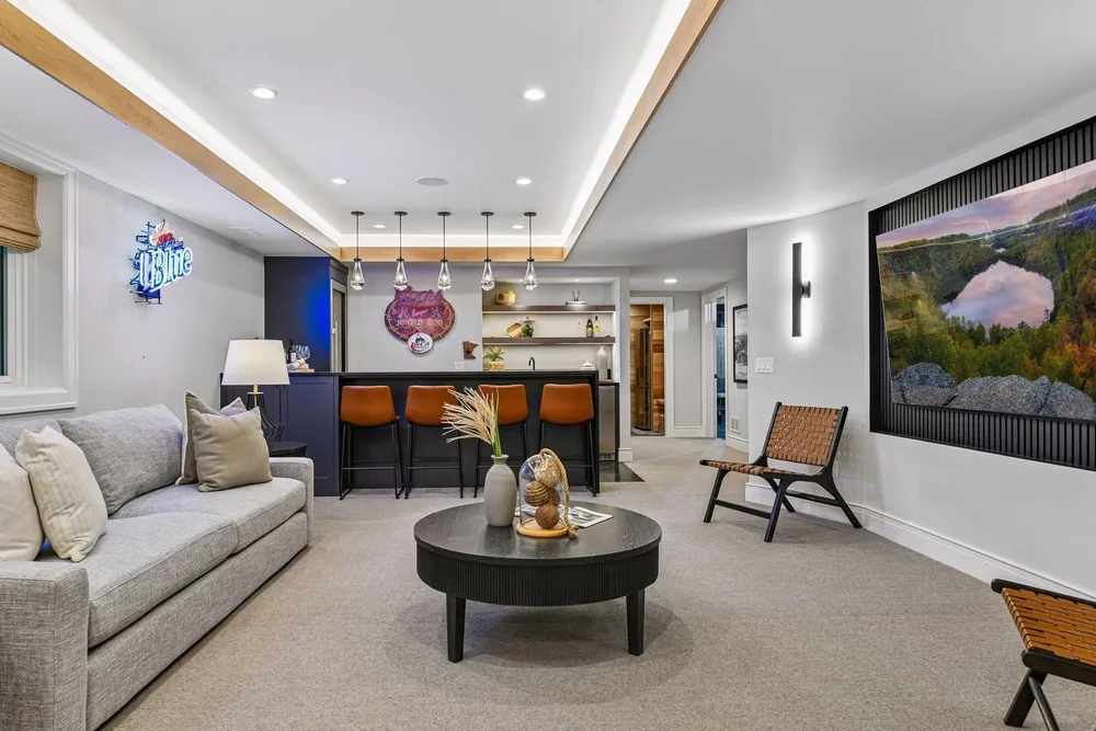 715 Rice St E, Wayzata, MN 55391