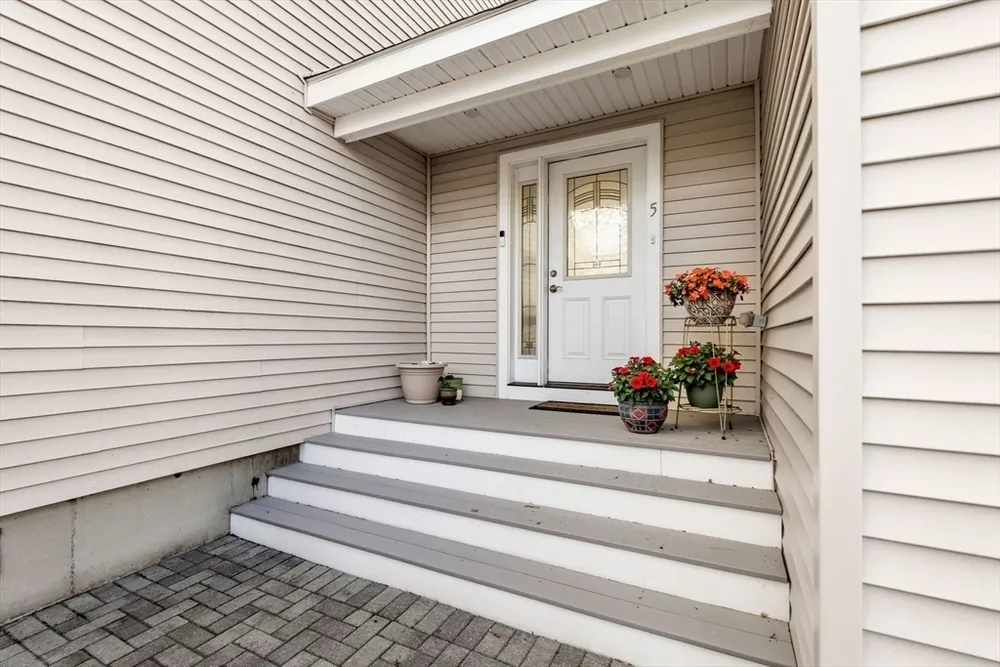 5 Forrest Rd, Westford, MA 01886