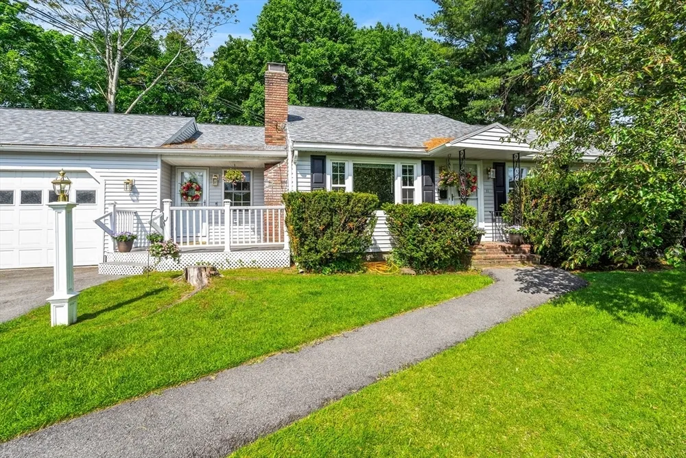 21 Guild St, Lowell, MA 01852