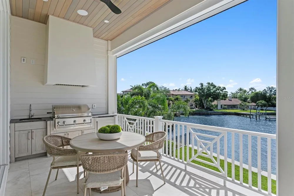 16 Sandpiper Rd, Tampa, FL 33609