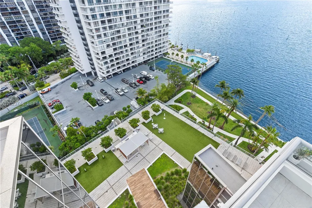 1541 Brickell Ave, Miami, FL 33129