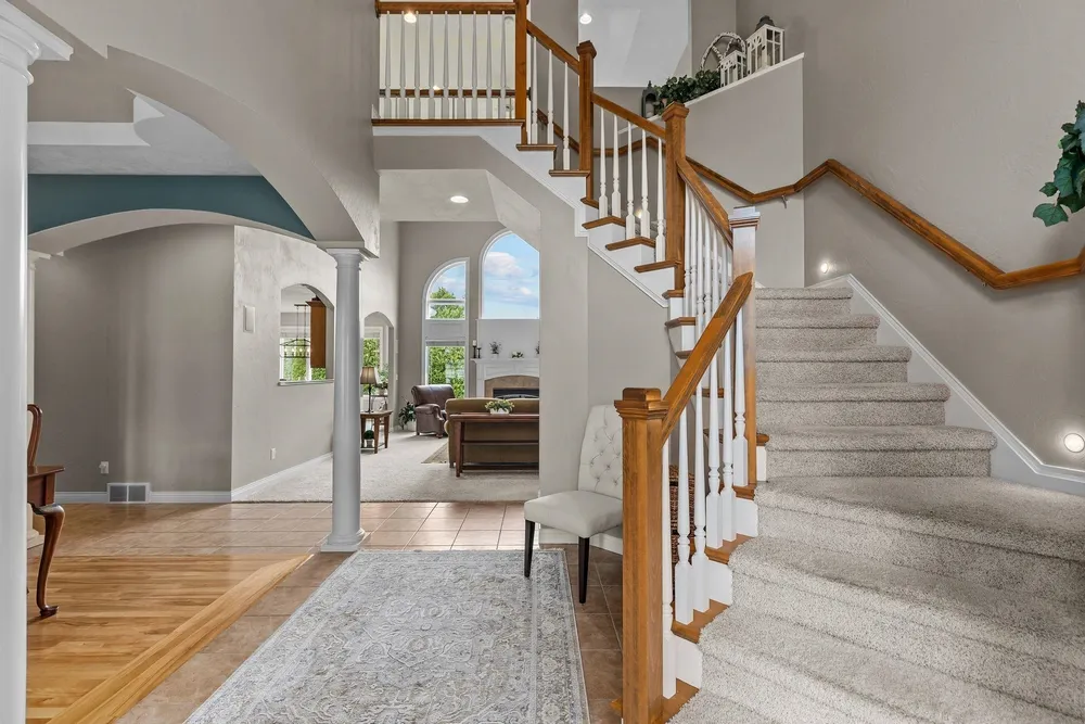 4916 N Silentwind Way, Appleton, WI 54913