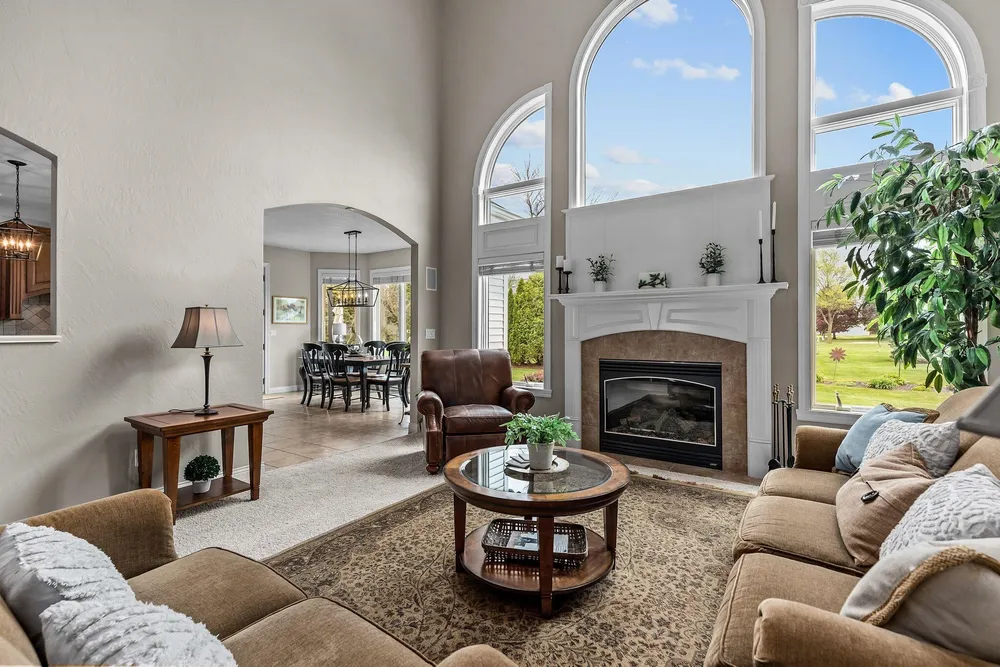4916 N Silentwind Way, Appleton, WI 54913