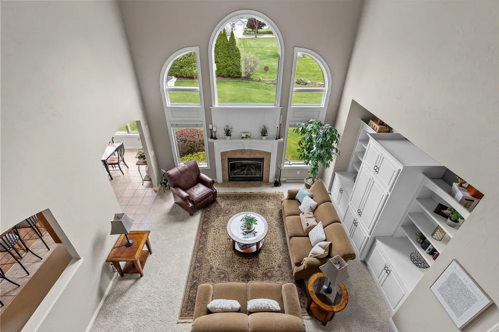 4916 N Silentwind Way, Appleton, WI 54913