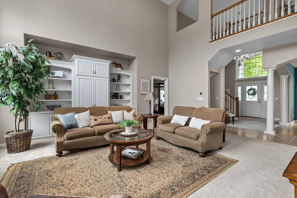 4916 N Silentwind Way, Appleton, WI 54913