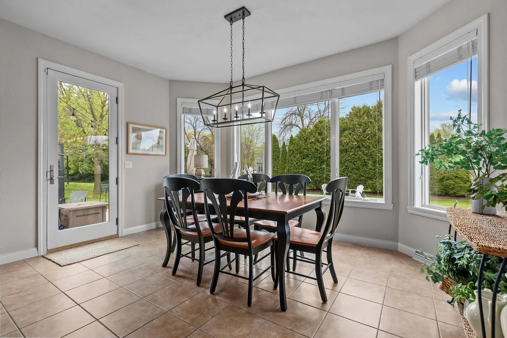 4916 N Silentwind Way, Appleton, WI 54913