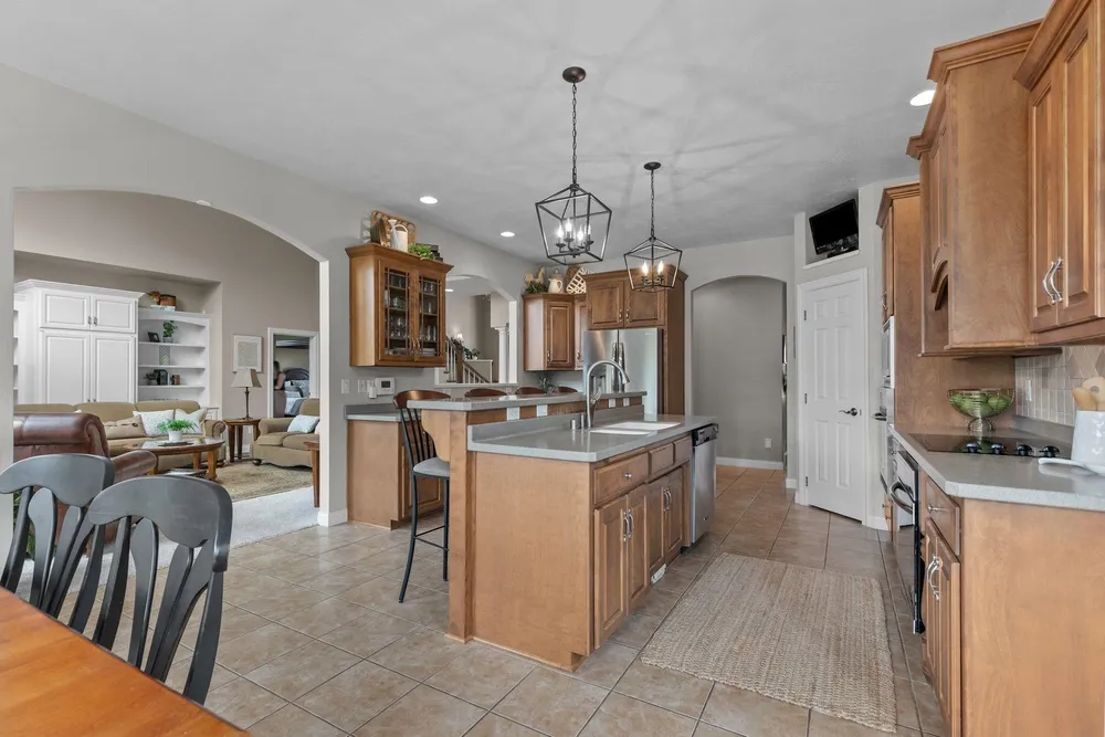 4916 N Silentwind Way, Appleton, WI 54913