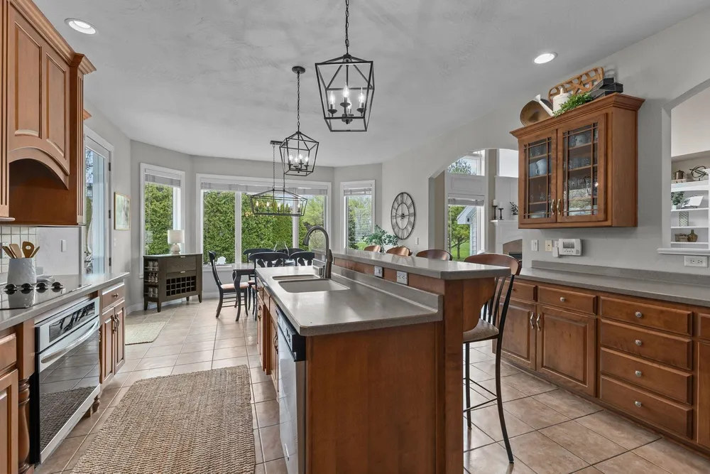 4916 N Silentwind Way, Appleton, WI 54913